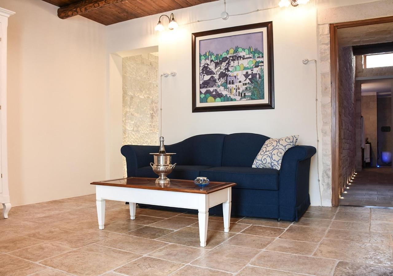 Trulli E Puglia Luxury Suite 阿尔贝罗贝洛 外观 照片