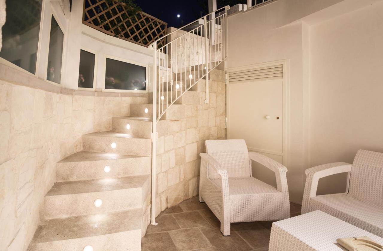 Trulli E Puglia Luxury Suite 阿尔贝罗贝洛 外观 照片