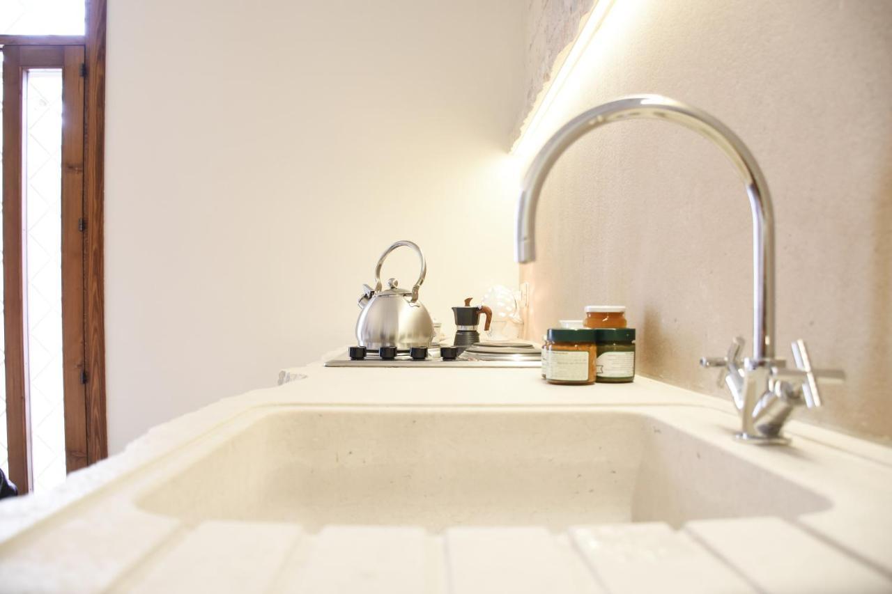 Trulli E Puglia Luxury Suite 阿尔贝罗贝洛 外观 照片